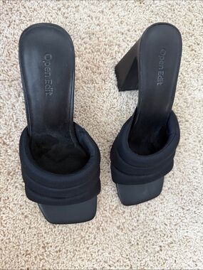 Black Padded Strap Block Heel Sandals